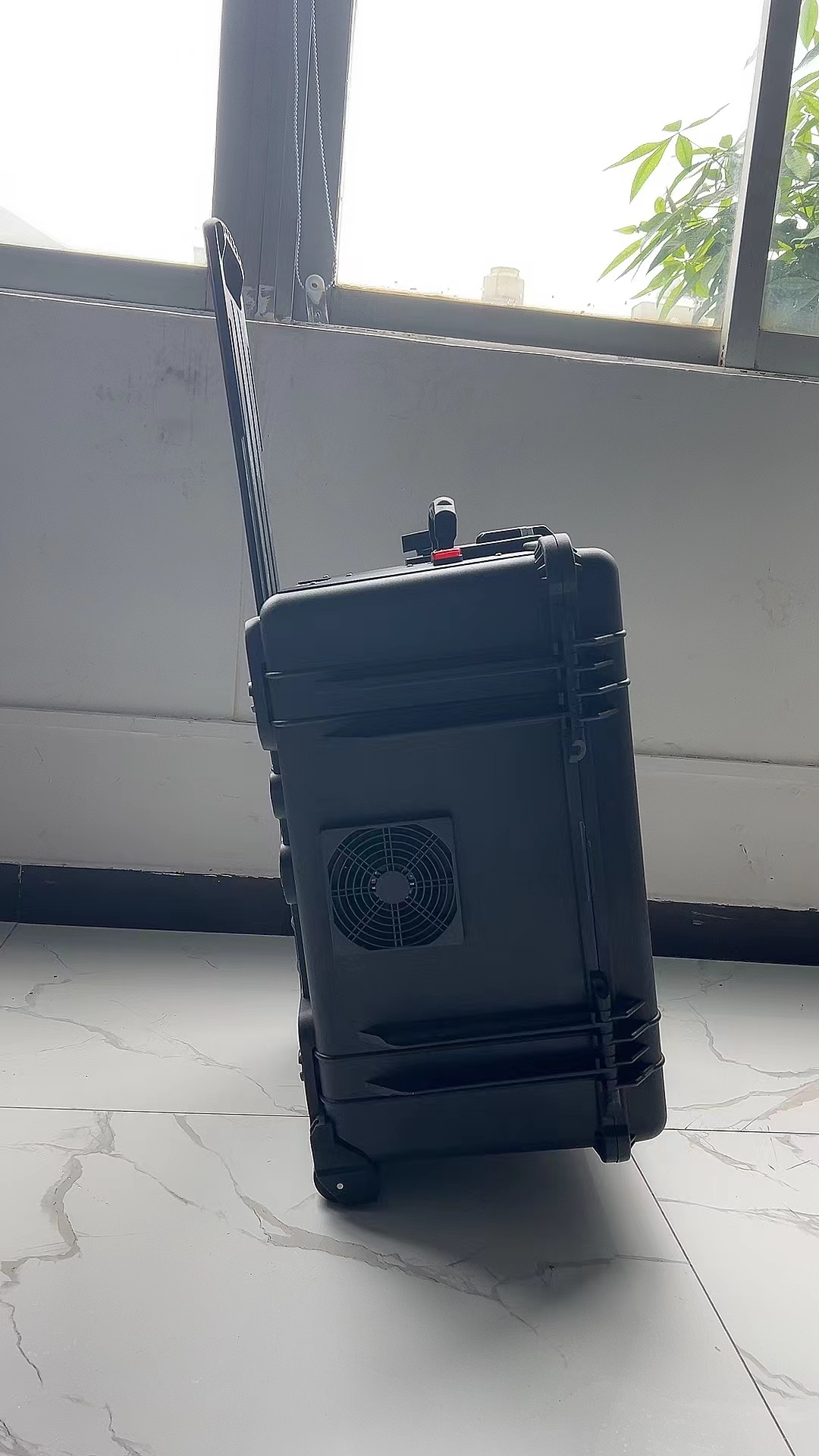 康平手拉箱型移动通信干扰器